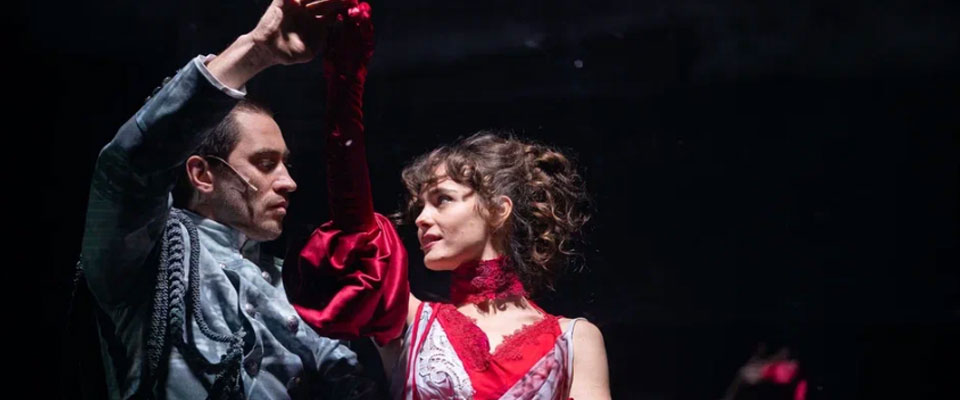 Спектакль Каренина в театре Современник